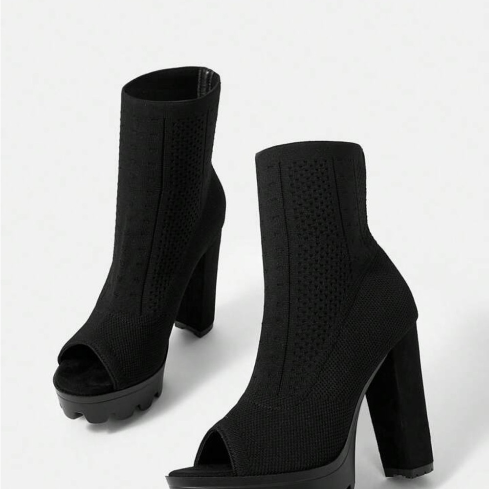 Elegant Black Women's Heeled Boots